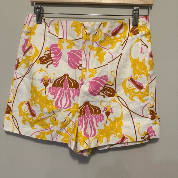 NWT Zara Pleated High Waisted Floral Shorts Size M - Picture 4 of 9